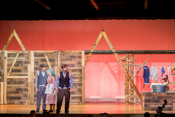 Fiddler on the roof-84