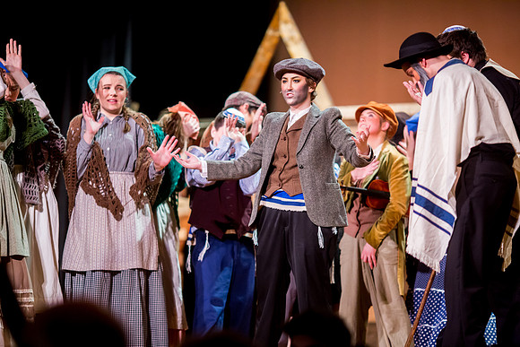 Fiddler on the roof-68