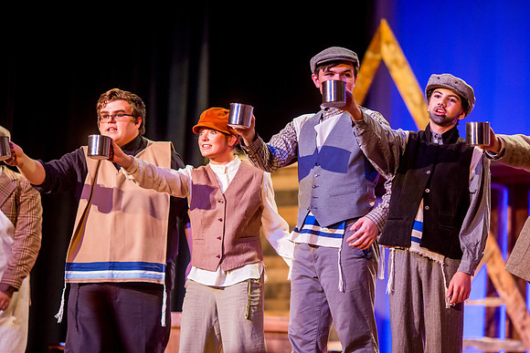 Fiddler on the roof-23